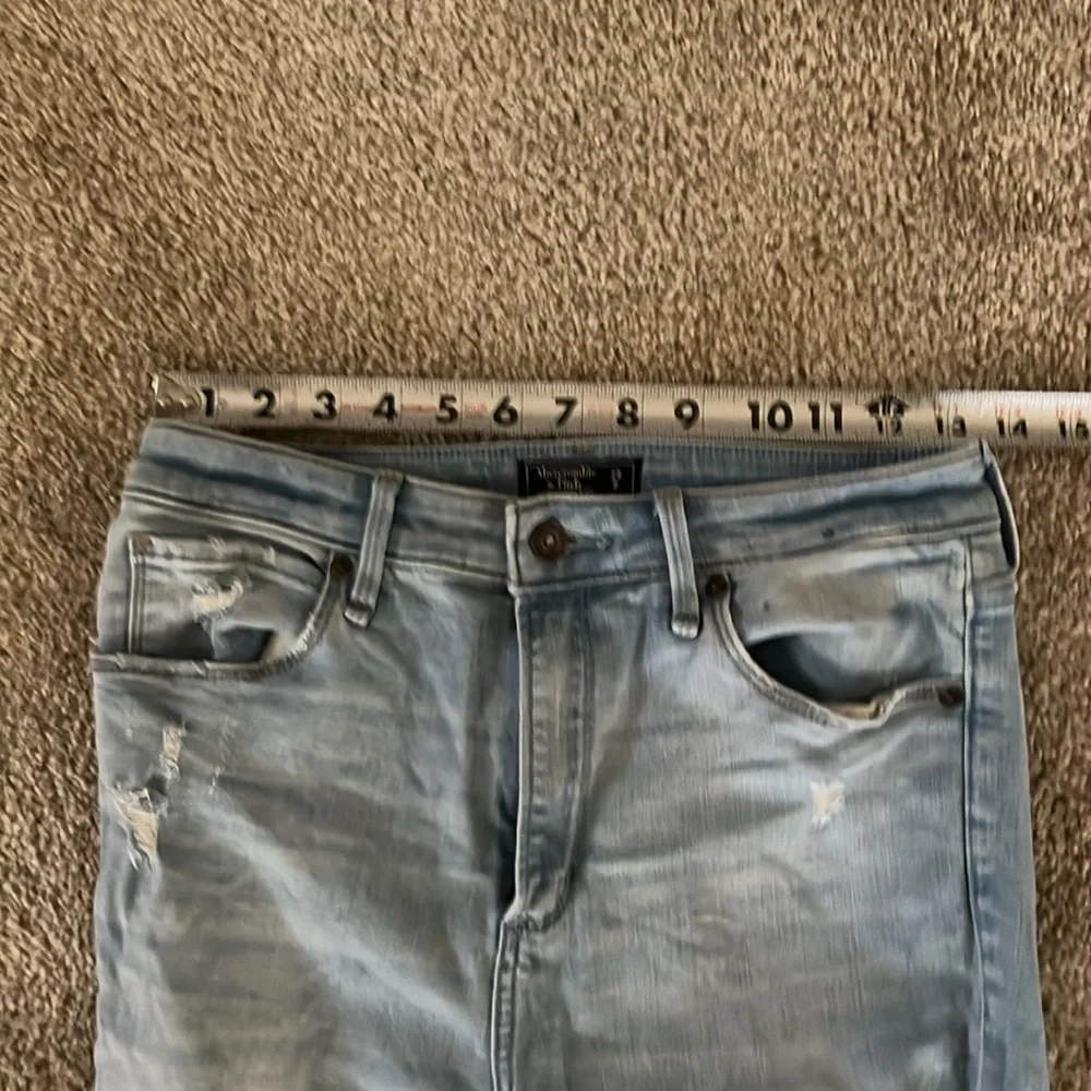 Abercrombie and Fitch Simone high-rise ankle jeans - Picture 3 of 6